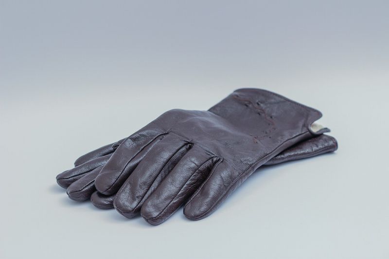 dark-brown-leather-gloves-1194453_1280