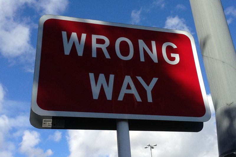 wrong-way-167535_1280